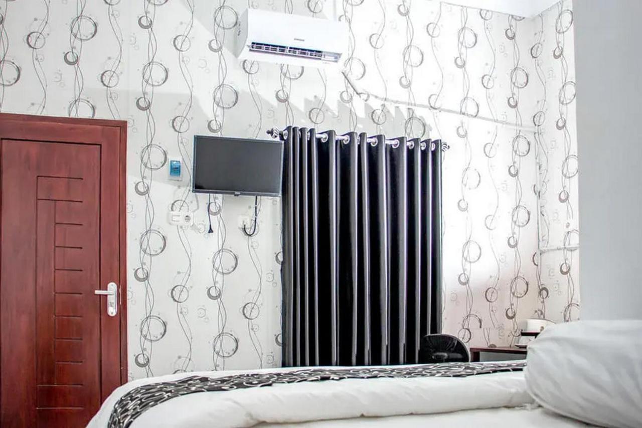 Samar Wulu Guest House Syariah Mitra Reddoorz Near Ketapang Ketapang  Екстериор снимка