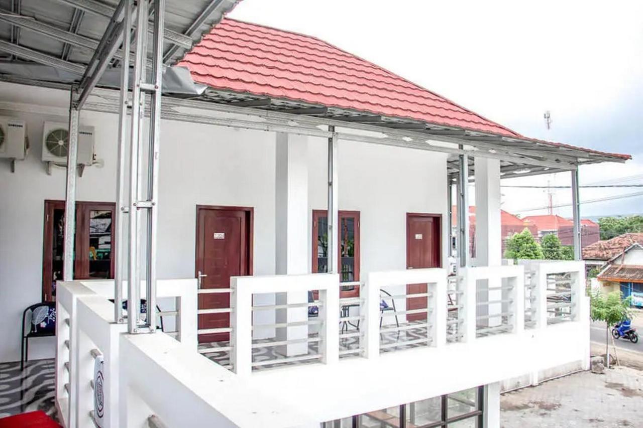 Samar Wulu Guest House Syariah Mitra Reddoorz Near Ketapang Ketapang  Екстериор снимка