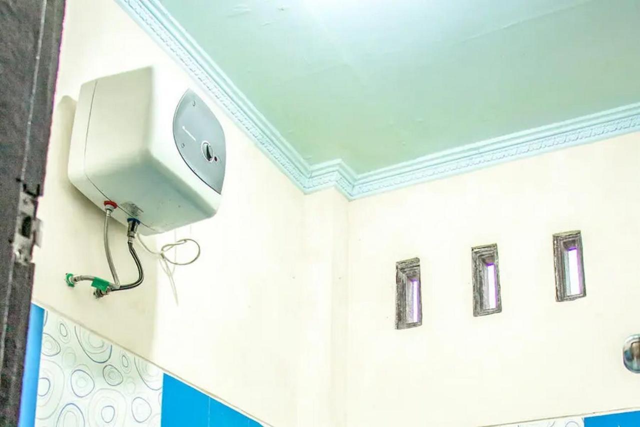 Samar Wulu Guest House Syariah Mitra Reddoorz Near Ketapang Ketapang  Стая снимка