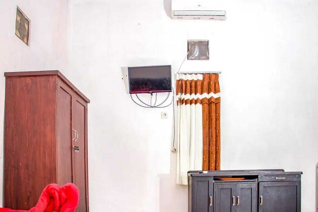 Samar Wulu Guest House Syariah Mitra Reddoorz Near Ketapang Ketapang  Екстериор снимка