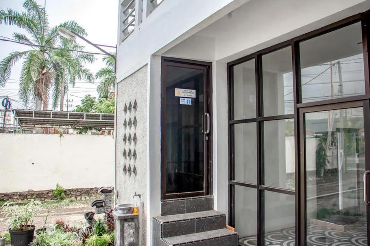 Samar Wulu Guest House Syariah Mitra Reddoorz Near Ketapang Ketapang  Екстериор снимка