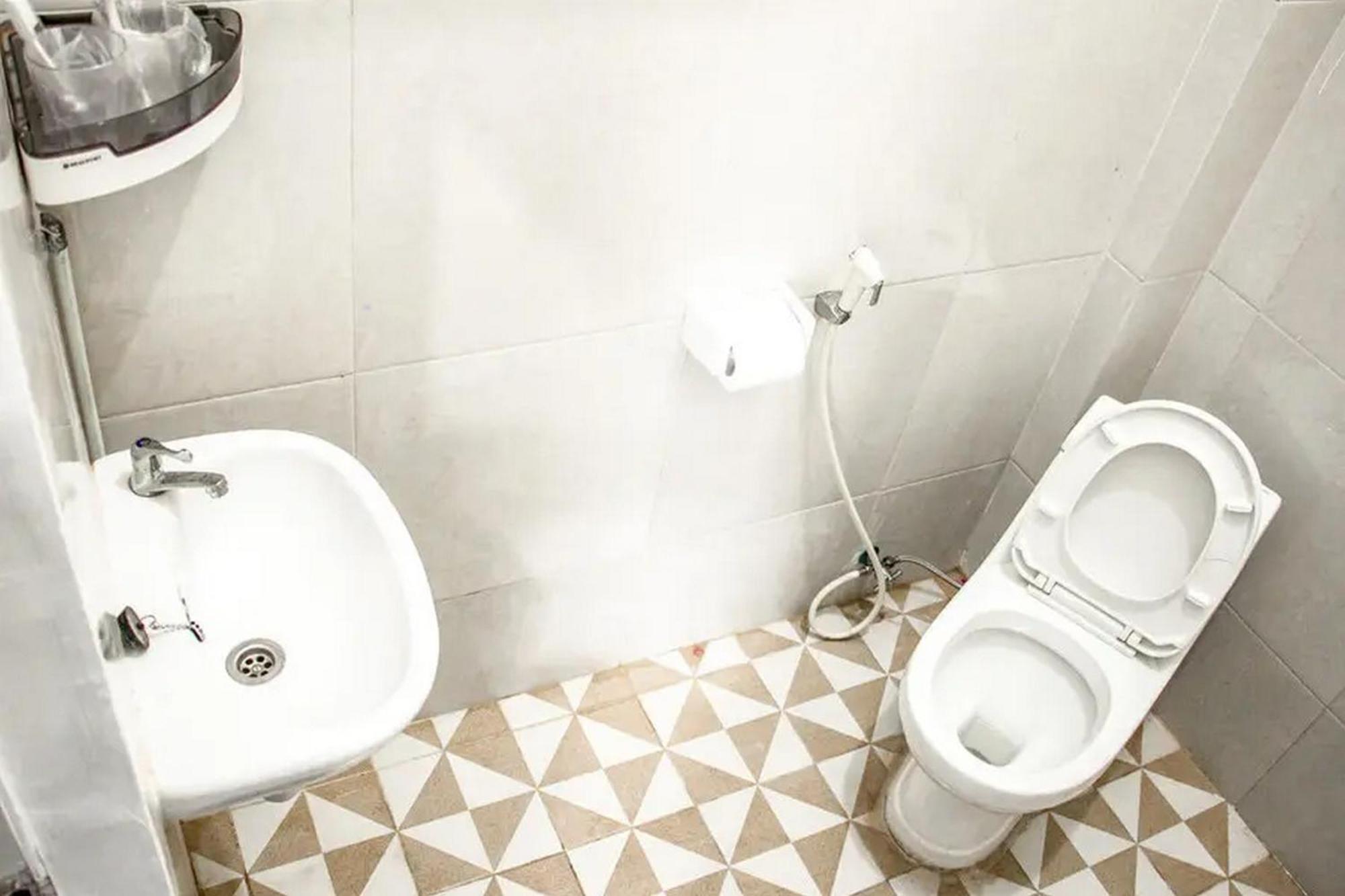 Samar Wulu Guest House Syariah Mitra Reddoorz Near Ketapang Ketapang  Стая снимка